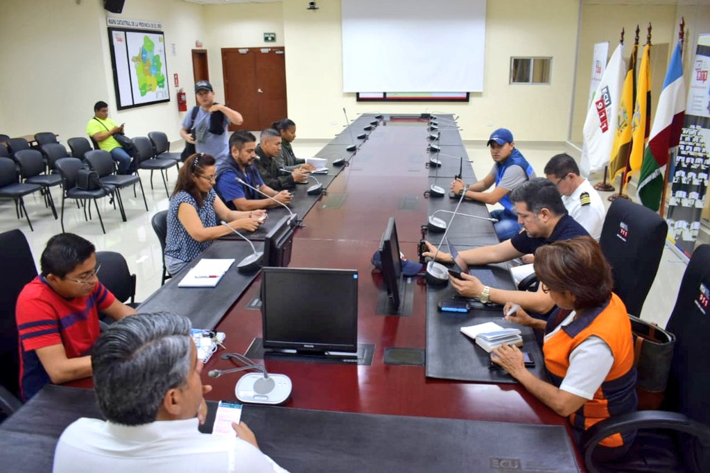 Se recomienda a la ciudadanía que mantener la calma es primordial durante un temblor. En #ElOro no se han reportado daños materiales ni víctimas, en las instalaciones del <a href="/ECU911Machala1/">Coordinación Zonal 7 ECU 911</a> seguimos atentos si se presenta novedades junto al #COEProvincialElOro
<a href="/mariapaularomo/">María Paula Romo</a>