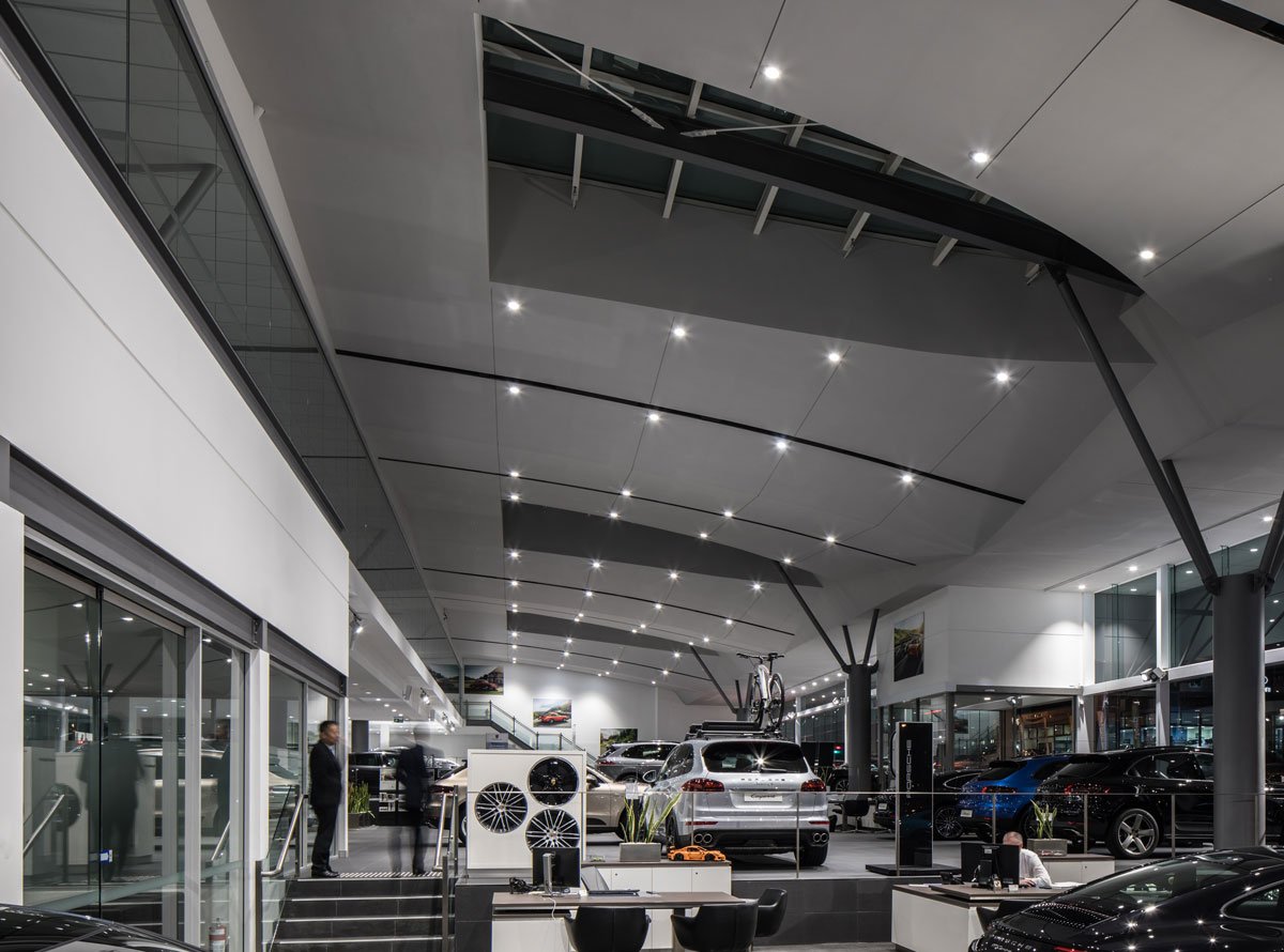 iGuzzini's tweet image. Which is the best way to light up a supercar? #Reflex #PixelPlus and #FrontLight enable accent lighting to be precisely aimed at the various car displays. Porsche Showroom Parramatta, #Sydney &amp;gt; iguzzini.com/projects/proje…