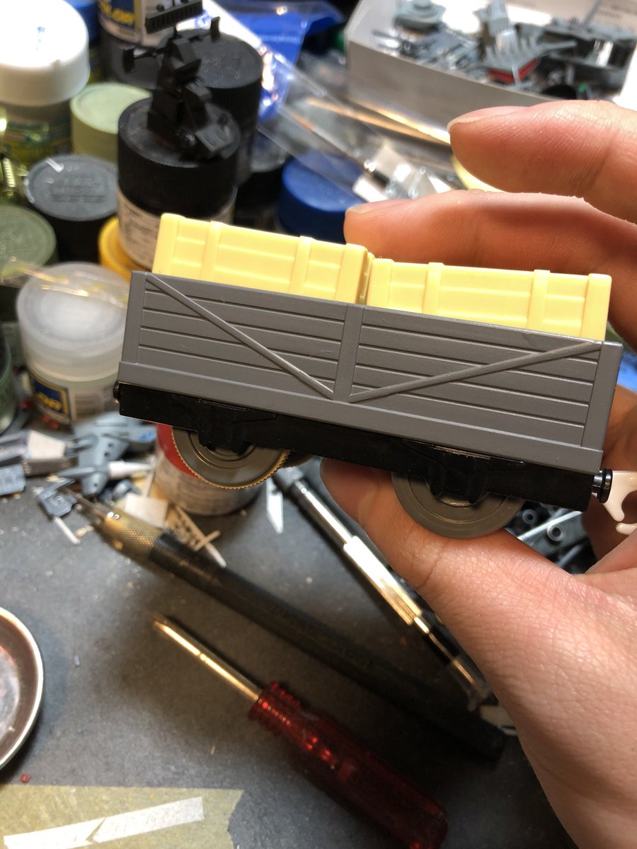 いつも貨車の色にしてみました