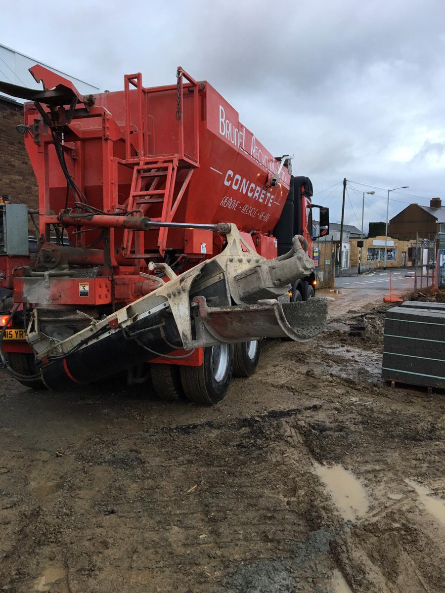 BrunelSW's tweet photo. Have you seen?! 👀
.
With our latest edition to the fleet we are now able to offer ready mix concrete solutions across Plymouth, Devon &amp; Cornwall. 
.
See what services we offer here >> - https://t.co/9fkBq5mTe4 https://t.co/Z6EDmy1qdI