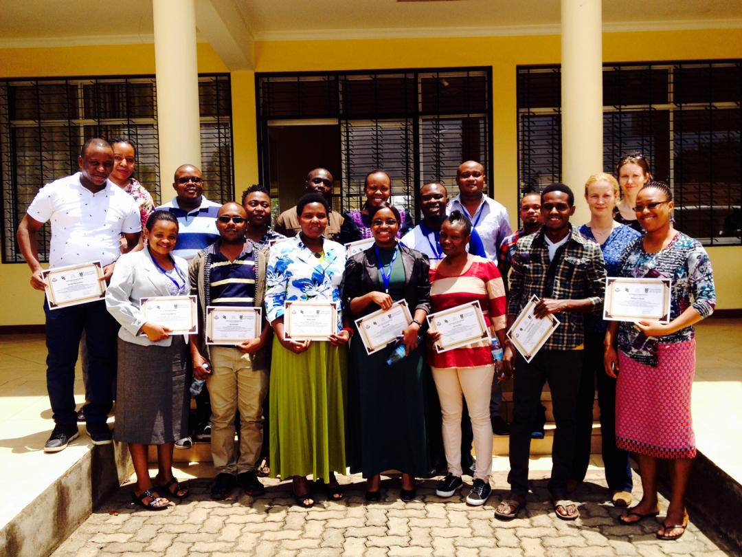 jebhalliday's tweet photo. Asenteni sana to all of the students and trainers @DTHaydon @Alicia_L_Davis @kkreppel who've helped deliver Mixed Methods training for students from @NMAIST @AO_ASPIRE and projects @KCRITanzania. https://t.co/2zPZkp0gGb