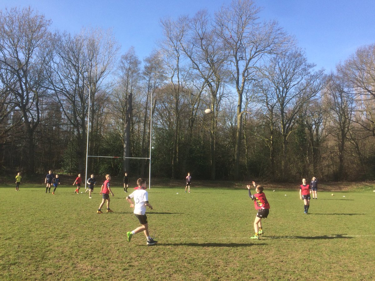 SaleSharksFdn's tweet photo. Day 2 of @SaleSharksRugby Camp @WarringtonRUFC 

Focus before lunch is kick to score options and being a #CreativeAttacker 

Game Zone:
🔵 Kick out &amp; kick to score ✅
🔵 Kick Tennis ✅

Skill Zone:
🔵 Punt ✅
🔵 Kick to score ✅

#DevelopingTheSharksDNA https://t.co/UkZfjHzODf