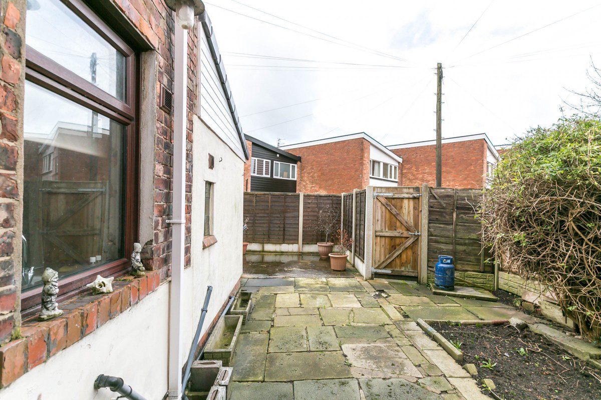 reganhallworth's tweet image. For Sale: Beech Hill Lane, Beech Hill, WN6 7SD | Asking Price £89,995

A generously sized, #bayfronted #endterrace providing a #sizeable 1092 SQFT of #livingspace.

Click the link to see more about this property reganandhallworth.com/property-detai…