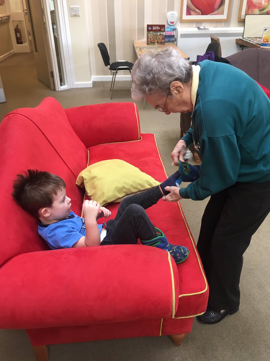 chattycafe's tweet photo. Another lovely Chatter & Play-Group! Gingerbread, running in the garden, story and songs! ❤️❤️ @housing21 #chatternatter https://t.co/n0eSAnid7T