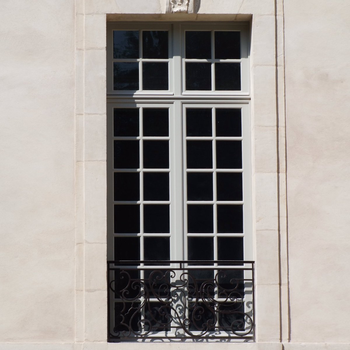 AP_Perrault's tweet photo. #Restauration et #restitution des #menuiseries extérieures du Musée Lorrain à Nancy
#fenetres #lesgrandsboulevards #tradition #patrimoine #musee #nancy #windows #joinery #wooden #woodenwindow #frenchwindow #frenchdesign #oak #museum
#LeBois #LeFer #UneHistoire
#ateliersperrault https://t.co/8BByBloxPY