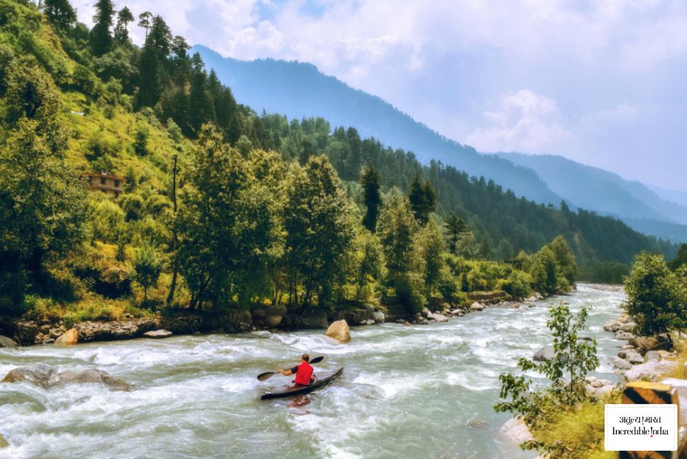Here’s the Beas river in full glory. The Beas, flowing against the backdrop of snow-laden mountains and dense, evergreen forests, makes for a mesmerizing sight. #HimachalPradesh #IncredibleIndia
<a href="/tourismgoi/">Ministry of Tourism</a> <a href="/alphonstourism/">Alphons KJ</a>