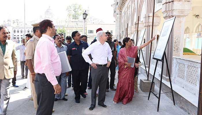 Director_DHT's tweet photo. It was a pleasure for us to host the US Ambassador to India, Mr.Kenneth Ian Juster, during his visit to Charminar and Mecca Masjid, in Hyderabad on February 21st, 2019. #HeritageTelangana #Charminar #USAmbassadortoIndia #MeccaMasjid @USAmbIndia @USCGHyderabad @USAndIndia https://t.co/CcKO1Q1Oec