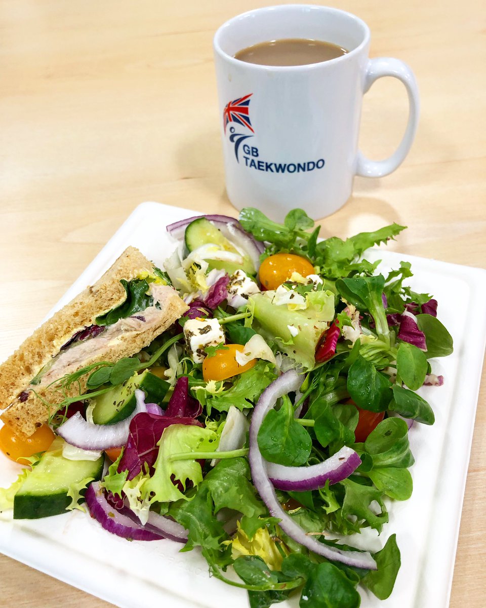 ☕️ Coffee and a Quick lunch 🥪 🥗 Between sessions 😀👍🏼  #Salad #Lunch #Healthylunch #Tunasalad #Tunasandwich #Athletelunch #Athletedinner #Athletediet #Taekwondodiet #thehungrybun