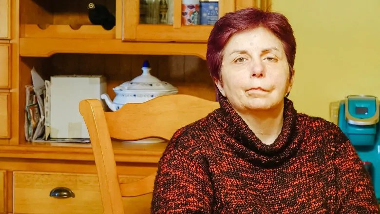 .<a href="/cbcmarketplace/">CBC Marketplace</a> has found a credit card identity theft scam that's snared nearly 3,000 Canadian victims: cbc.ca/1.4990040

Here's one #Ottawa woman's story via <a href="/jchevalier/">Jennifer Chevalier</a>: cbc.ca/1.5027724