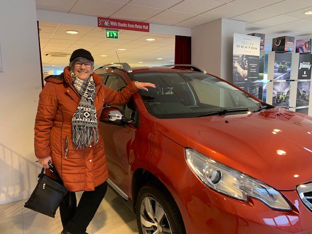 MotorMallGuern's tweet photo. Here is customer Maureen Mitchell just about to drive home in her new Peugeot 2008 from Motor Mall Guernsey. 

We thank her for her business and wish her many happy miles in her new car. #Happyhandover https://t.co/JHPBkBGtXR