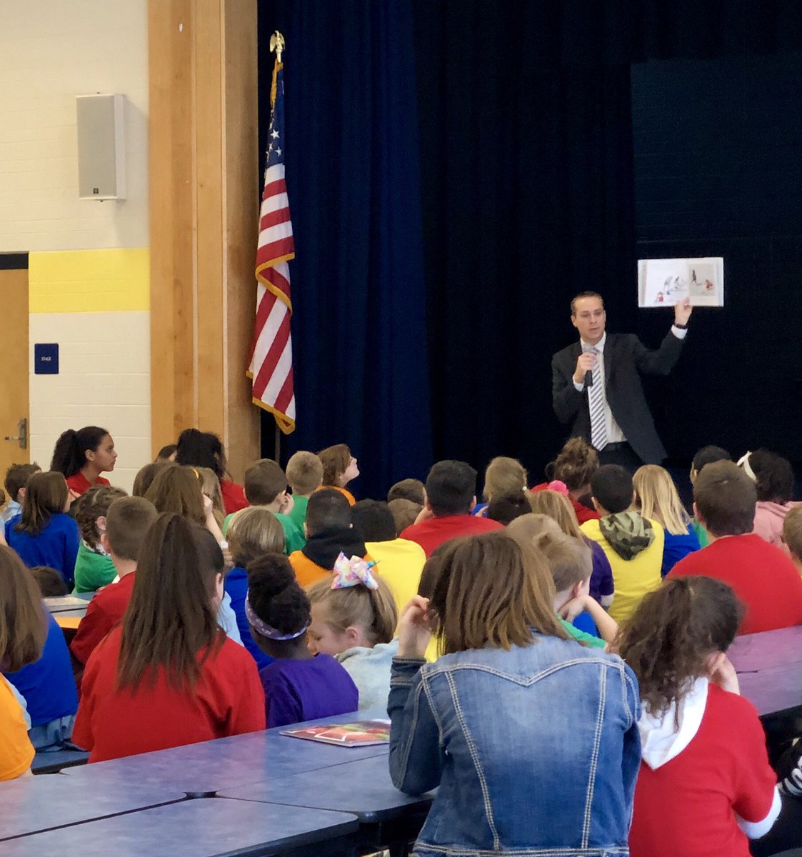 Sher_Snow's tweet photo. Thank you @dahoffert for sharing your love of reading with us! @wcs_jefferson #familygroups #readingrocks #WCSMission https://t.co/oAvqWHNz7A