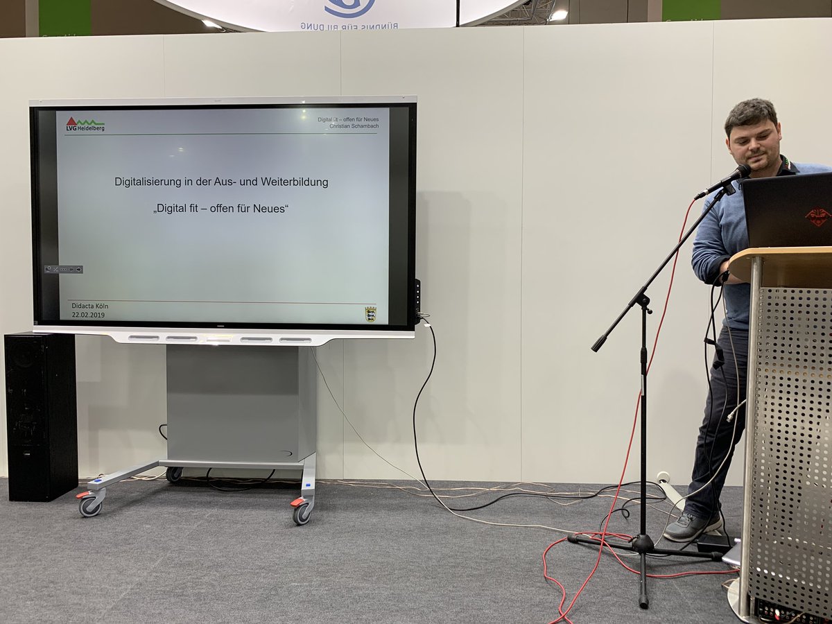 digimetsch's tweet photo. In Halle 6 am Stand „Bündnis für Bildung“ gibt @chris_schamb einen Vortrag zum Thema #Digitalisierung in der Aus- und Weiterbildung. #Didacta19 #medien #bildung #teamdigimetsch https://t.co/Yl4rzFt0dJ
