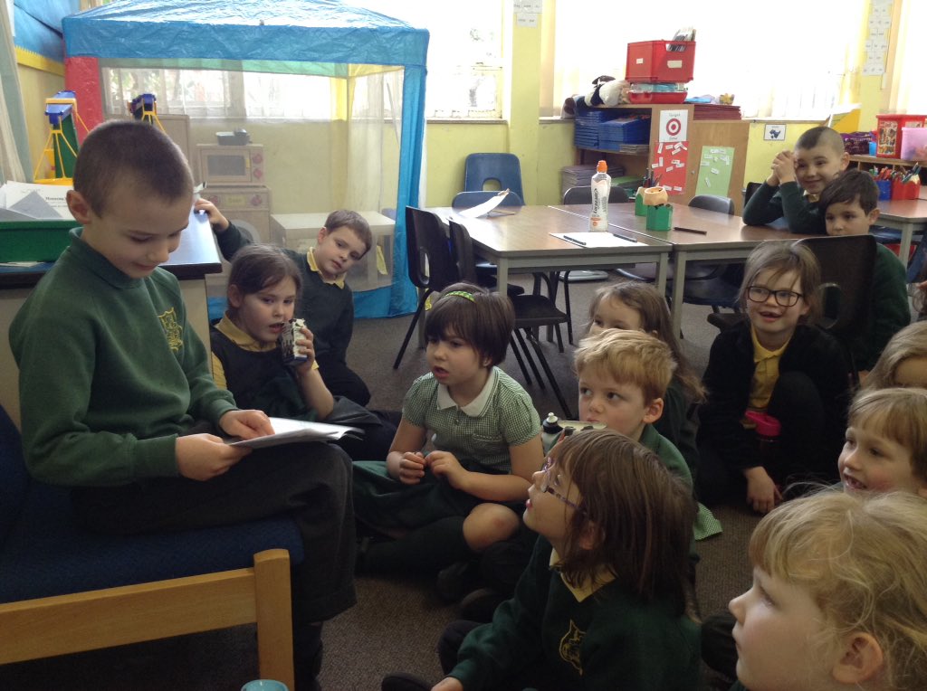 LibeMrBarry's tweet image. This week we have had 4 children from P2a bring in books they had written themselves!
Today Franek and Amy were our special guest authors as they read their books to the class.
Well done also to Anabelle and Maya who brought in stories earlier in the week.
