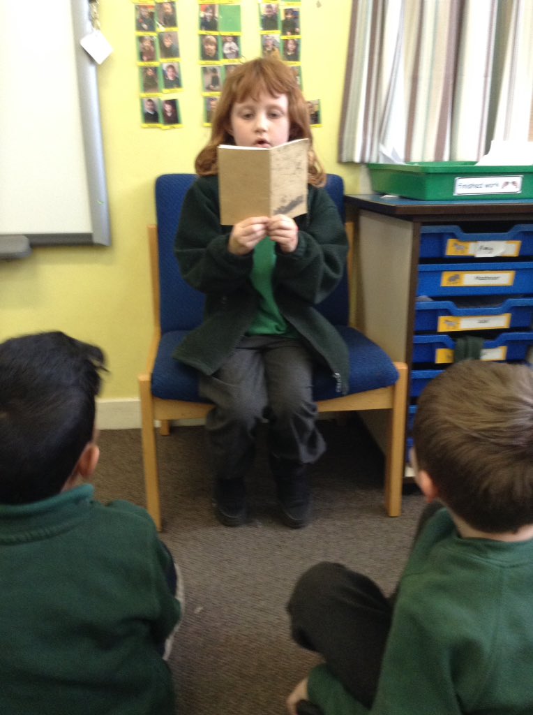 LibeMrBarry's tweet image. This week we have had 4 children from P2a bring in books they had written themselves!
Today Franek and Amy were our special guest authors as they read their books to the class.
Well done also to Anabelle and Maya who brought in stories earlier in the week.