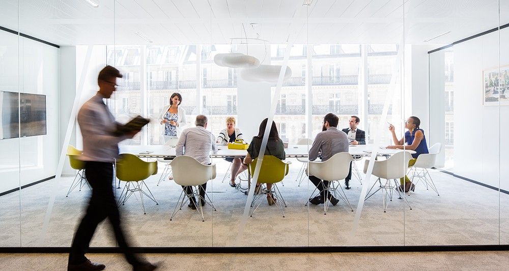 PuzzlecW's tweet photo. Les centres d'affaires toujours là face au coworking!
On se demande où ils ont trouvé leurs inspiration?
https://t.co/T9DwwhUC6f https://t.co/tjoC7ON0Yo