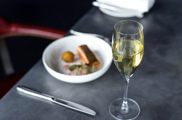 ResBrightonJobs's tweet photo. NEW @RathfinnyTR Sous Chef Position, FT
£24-£26k depending on experience + £ pro rata share of service charge
Rathfinny Tasting Room restaurant is set in the stunning Rathfinny Wine Estate in Alfriston. Please apply directly to chrisb@rathfinnyestate.com with CV &amp; letter. https://t.co/fgZlqTlDgd