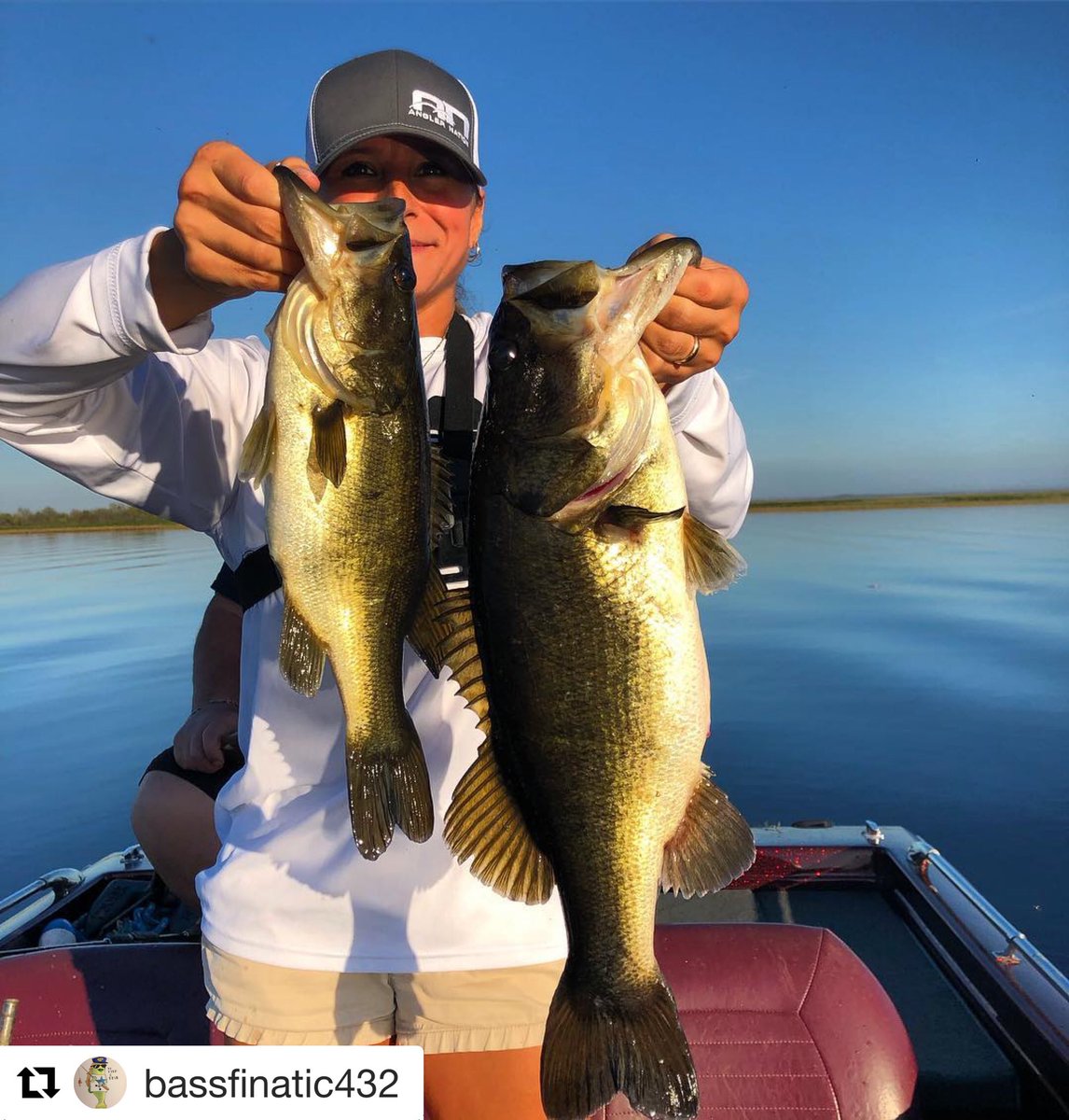 Off_The_Pier's tweet photo. It’s a great #FridayFeels and time to get #offthepier and go #fishing this weekend!! 🌅🎣 https://t.co/5mGGReNed3