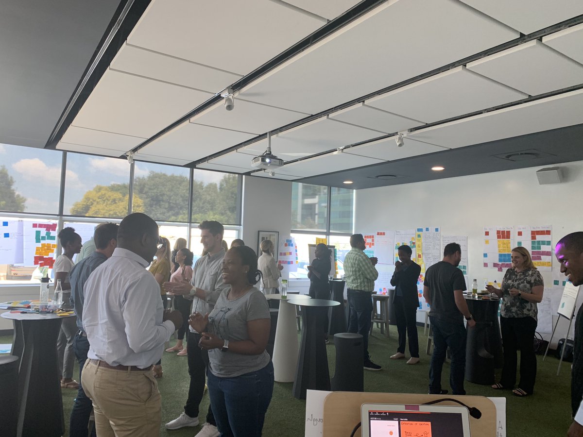 SwitchInnvtn's tweet photo. #FlashBackFriday to the teams #DesignThinkingTraining https://t.co/notgVIfKyU