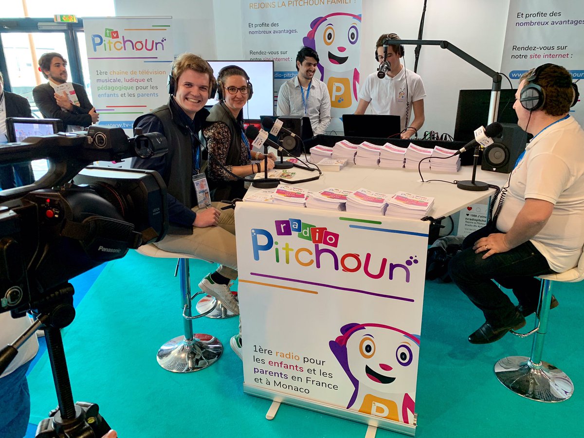 njoyanimelavie's tweet photo. L’équipe @njoyanimelavie sur @tvradiopitchoun en direct du @fijcannes pour présenter nos aventures pleines d’imaginaire pour les enfants.
#FIJ2019 #FIJ #AnimationEnfant #AventuresPédagogiques #ImaginaireEnfant #anniversaire #FamilyDay #AccueildeLoisirs https://t.co/o41eJ8q5xP