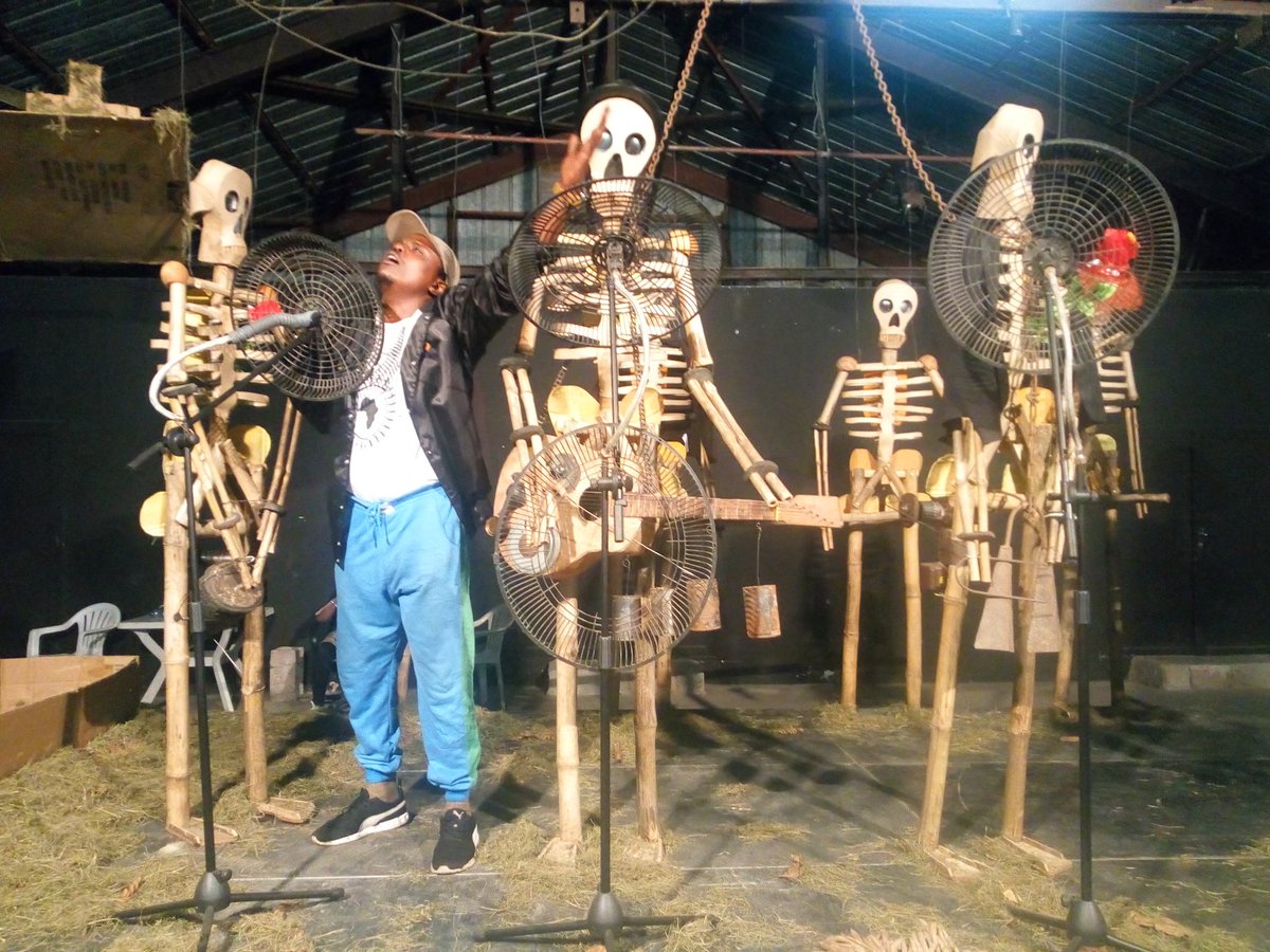 BisoGroupe's tweet photo. #RDC #Kinshasa #InstitutFrançaisKinshasa la recherche, l'inovation c'est sont Nos #Spécialités #DanielNtoya #Bravoure 
La #Culture, les Art c'est nous
#Biso @Jupiterokwess @EjibaGuelord @ArmelleMugobe @TV5MONDE @RFIAfrique @AFRICA24TV @tele50kin @Armandyav2 @KatengoMafo https://t.co/9o0mdKlLoU