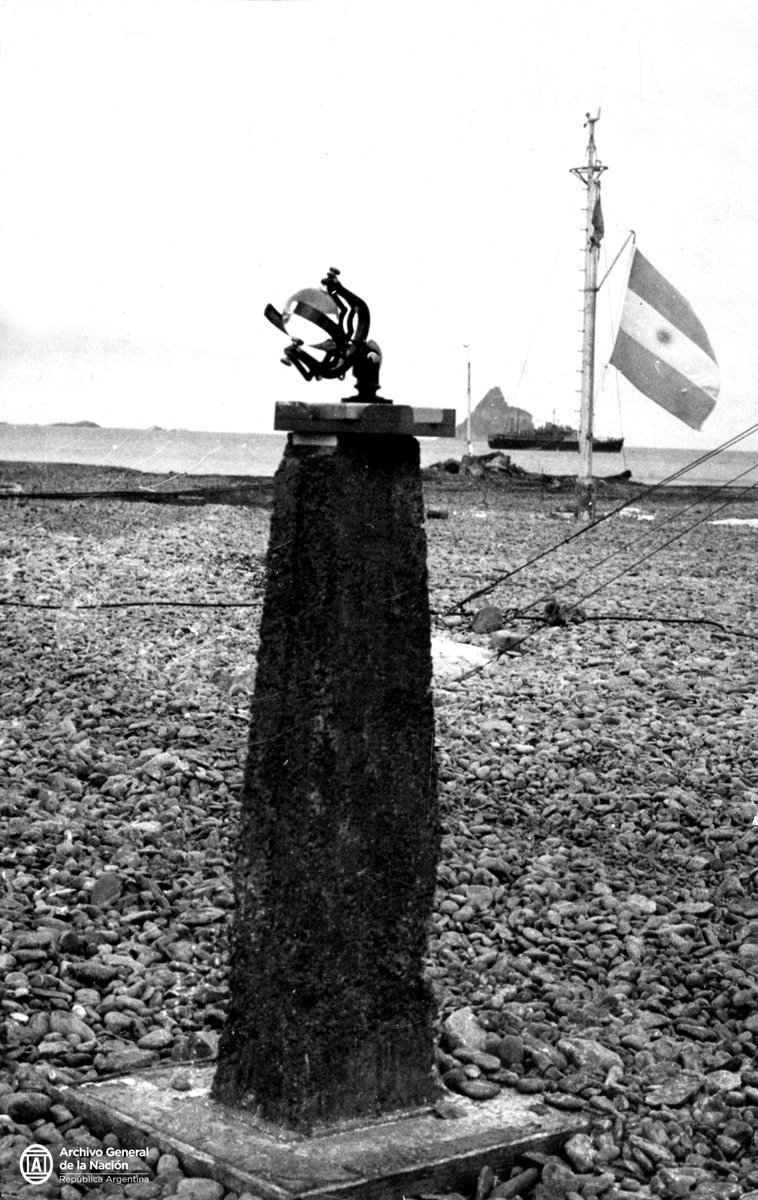 AGNArgentina's tweet image. 22 de febrero: Día de la Antártida Argentina, en conmemoración de la instalación de la estación científica en la Base Orcadas, en 1904.

Elemento científico instalado en la Base Orcadas. Antártida Argentina, 1968. 
AGN_DDF/ Caja 334, inv: 298873.