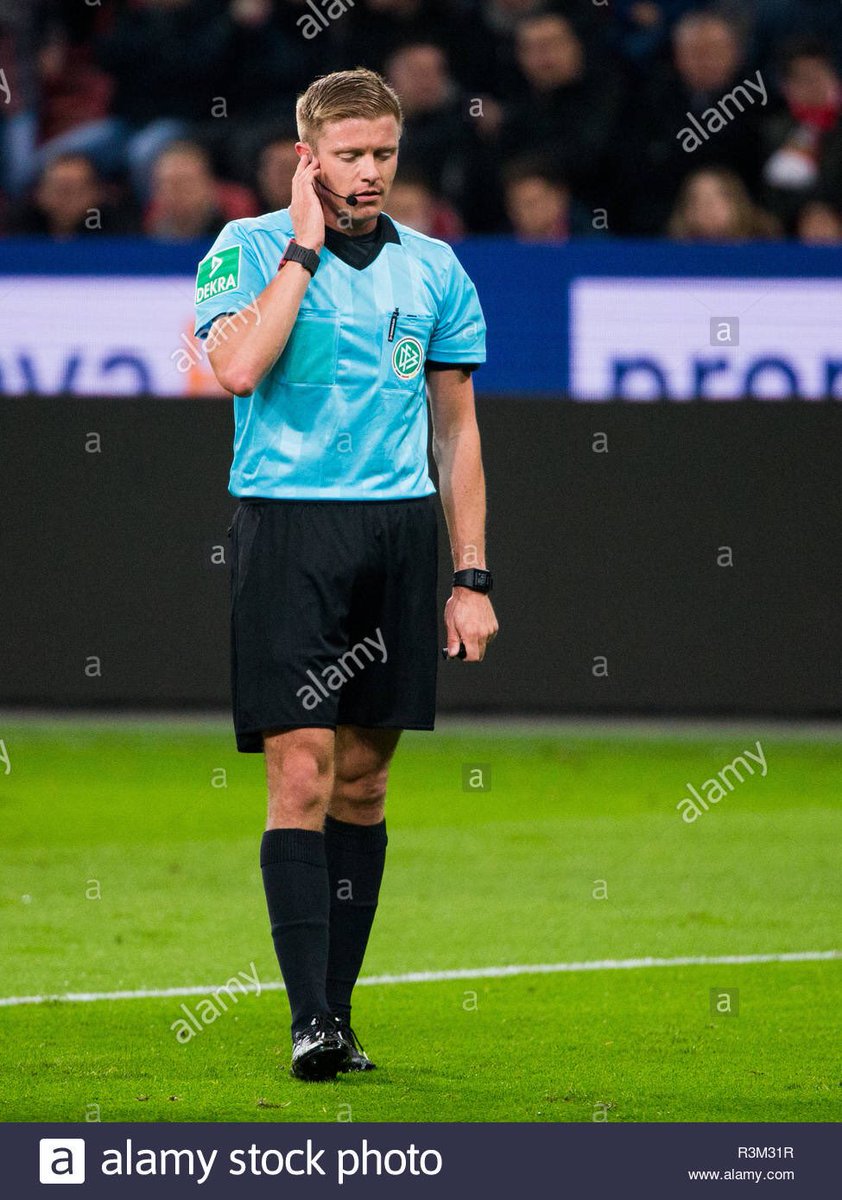 sr_ansetzungen's tweet photo. Fr. 22.02.2019 | 2. Bundesliga
Greuther Fürth - 1. FC Heidenheim
SR: Robert #Schröder
SRA: Tim #Skorczyk
SRA: Eric #Müller
4O: Nikolai #Kimmeyer
#SGFFCH https://t.co/0oYmk3r6mv