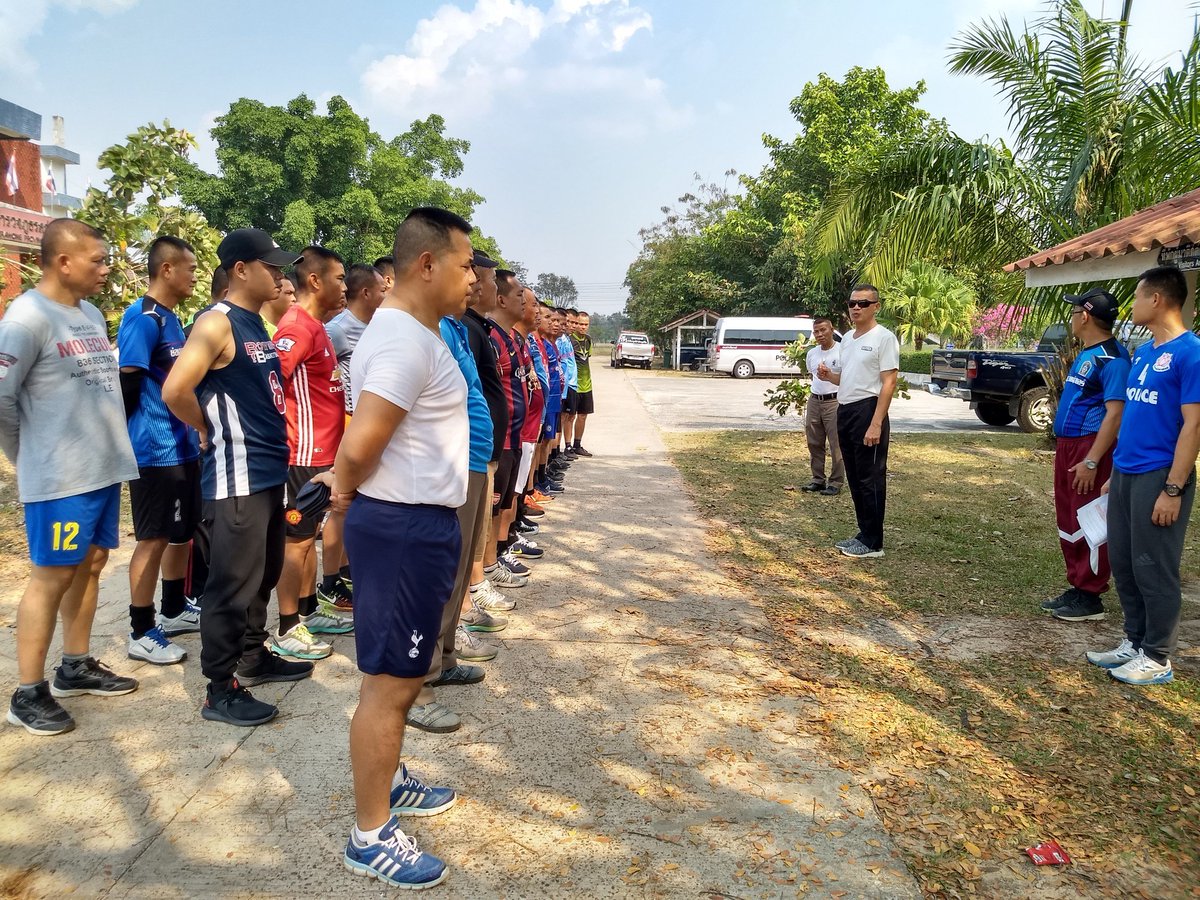 sawangpolice's tweet photo. #tri333 @ubonpolice พ.ต.อ.จุมพล สุวนาม รรท.ผกก.สภ.สว่างวีระวงศ์ นำข้าราชการตำรวจในสังกัด ทดสอบสมรรถภาพร่างกาย ประจำปี 2562 https://t.co/UjnyrSiy9m