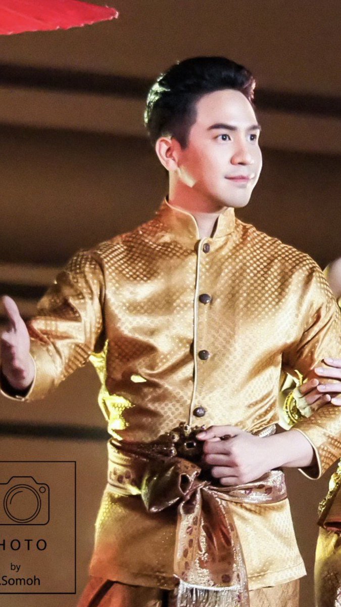 tasuwaree's tweet photo. ไฮโซอโยธยาเนี่ยมันต้องแบบนี้จร้า คุณพี่ผ่องอำไพมากๆ #popezaap #LegendSiam https://t.co/qANxnZRcOc