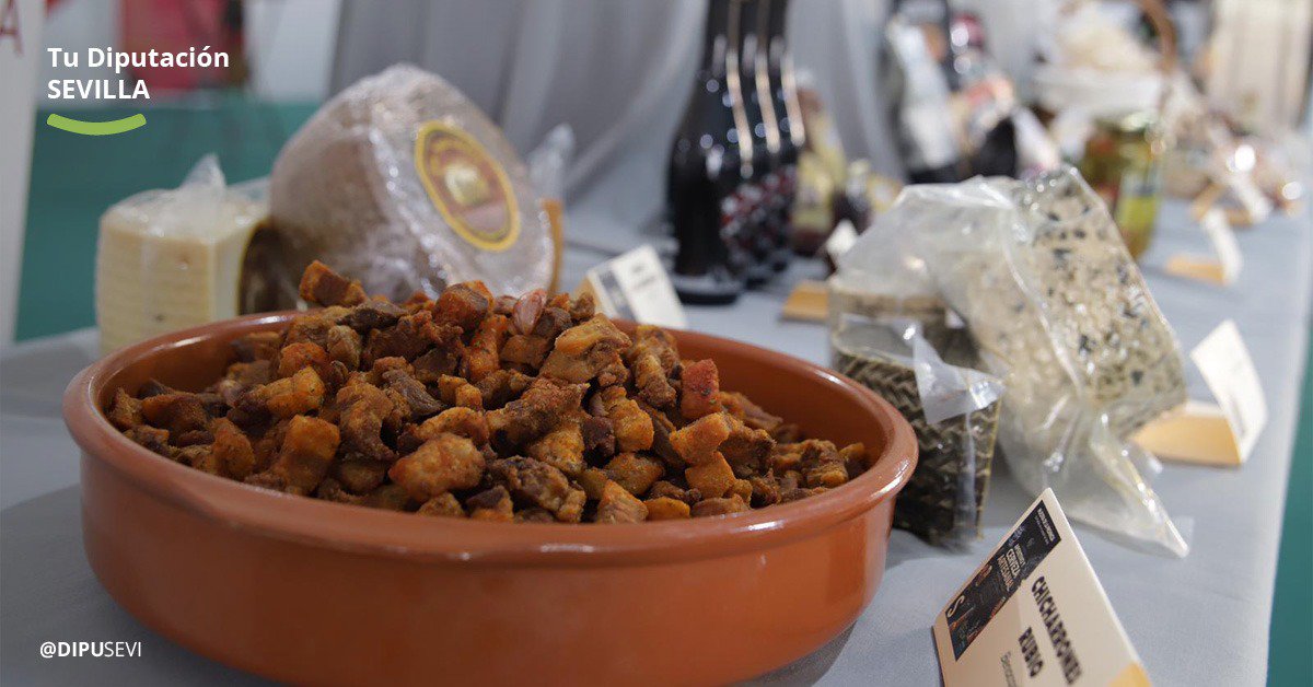 Más de una veintena de pueblos de la #ProvinciaSev participan en esta #MuestraSev, con productos y #cervezas artesanales en 30 expositores que estarán abiertos al público desde hoy hasta el próximo domingo. #MuestraSev #SaboresSev