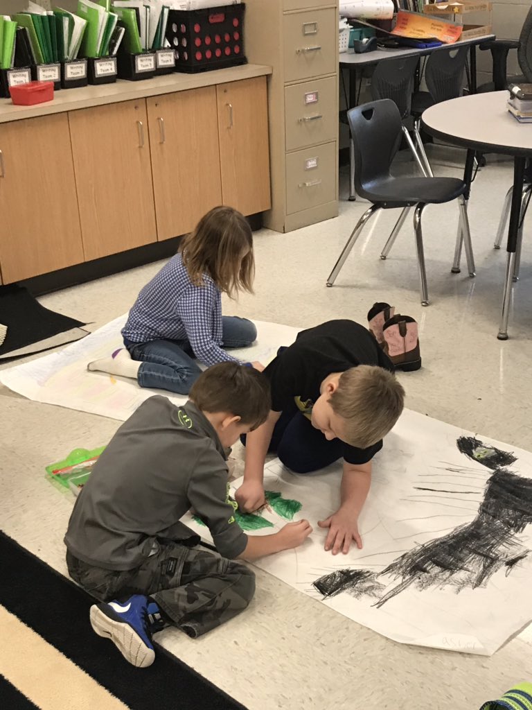 guilloryteach's tweet image. We are working hard, getting ready for our Night at the Non-Fiction Museum where we share with parents all we learned in this unit. #creteach