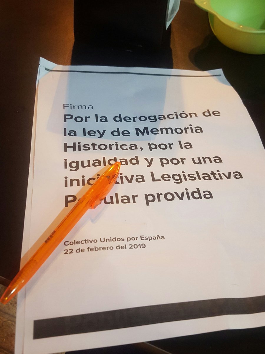 cue_espana's tweet photo. Tarde de firmas https://t.co/hJ6887SLot