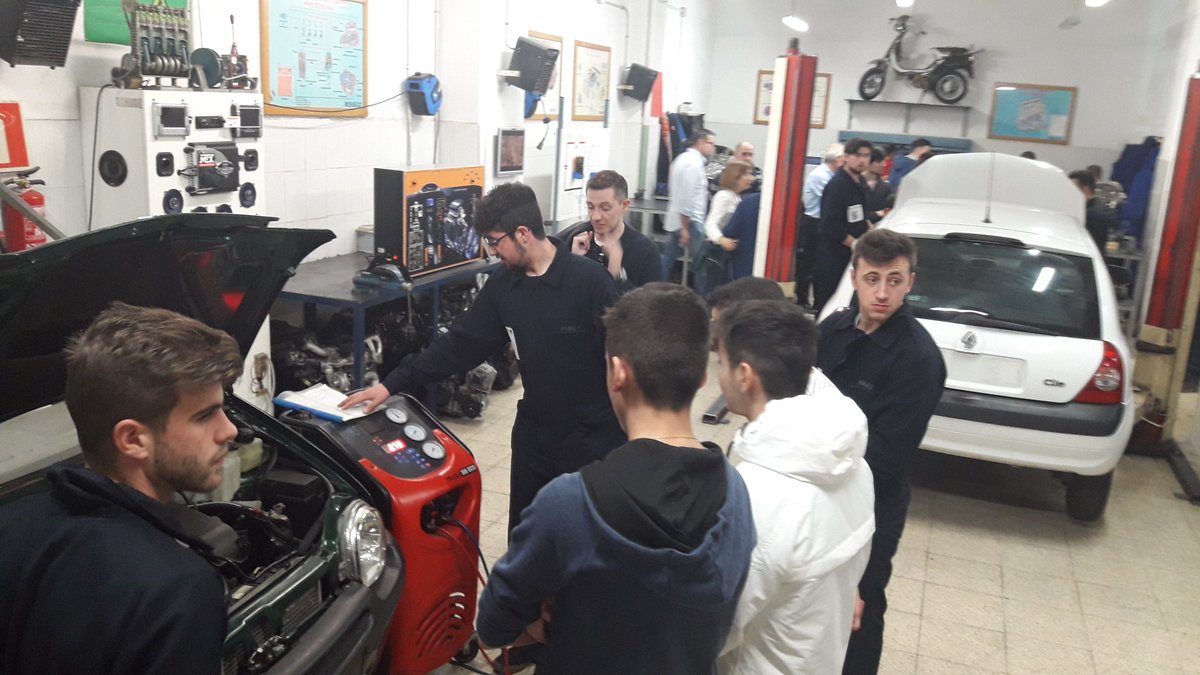 EIEDidactico's tweet photo. Finalizamos # jornada de interciclos @CDidactico . Enhorabuena a #profesorado y chic@ @iElenaR @AgoraAbierta @jpozoc @ccnn1_CFIEVA @educacyl @jpozoc @zzalexm @Paola_Aleman @alberto_CH_ https://t.co/4AKGCrKhLC