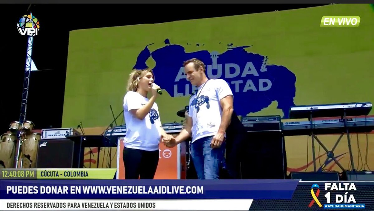 gabyarocha's tweet photo. Que @lelepons esté emocionada por poder estar ahí, que nos diga que usa sus redes también para hacer visible la tragedia de Vzla, que tengamos esperanza y que lo vamos a lograr, es conmovedor. Esta niña es una figura seguida por mas de 33 millones... #VenezuelaAidLive https://t.co/XPtjFiDcKJ