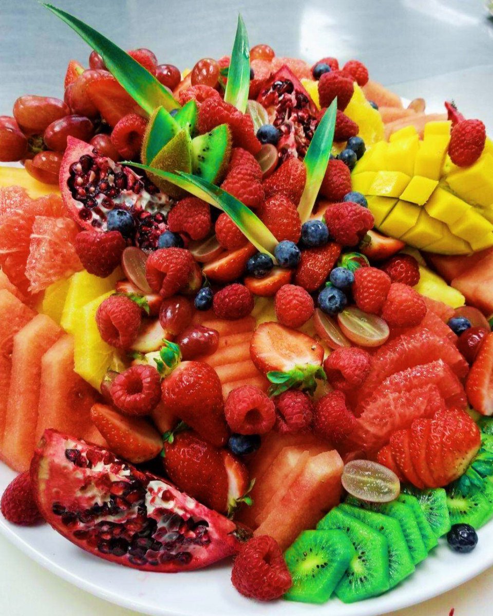 EpicuresCater's tweet photo. Colorful and beautiful to look at. - Pomegranate, mango kiwi, pineapple, and all the berries you can think of.
#foodfriday #epicurescatering #BCSWedding #collegestation #catering #food https://t.co/HeaDF6gSzy