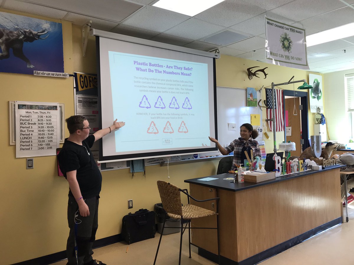 BoutwellLynn's tweet photo. Talking about BPA’s during Toxicology in Environmental science! #vcsscience #JeremyBlinn #BPND https://t.co/fPIiIonuWh
