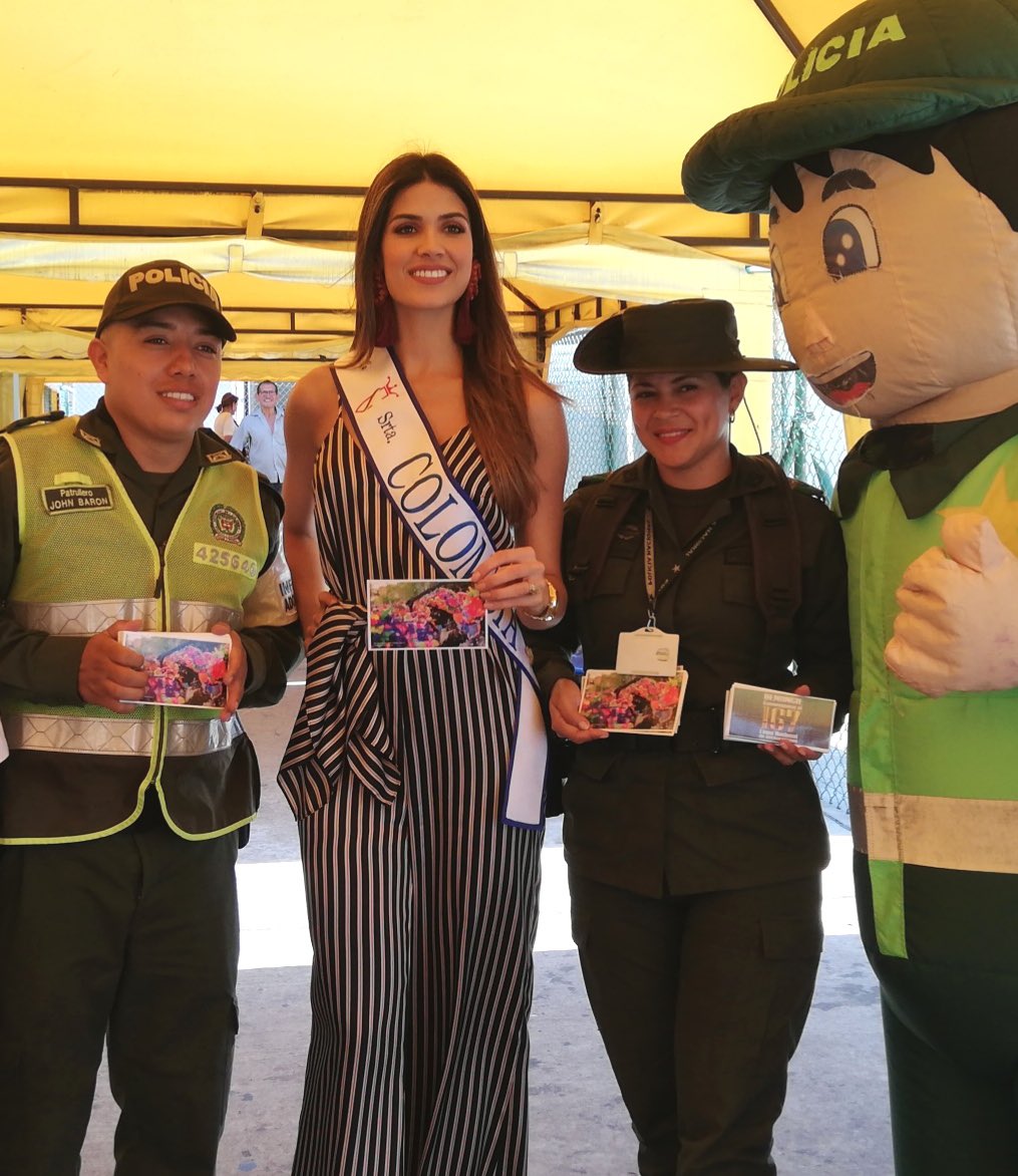 queensworldco's tweet photo. Hablame del espectáculo? #Guacherna2019 #misscolombia #carnavaldebarranquilla2019 #Carnavales https://t.co/5EilfeGI2j