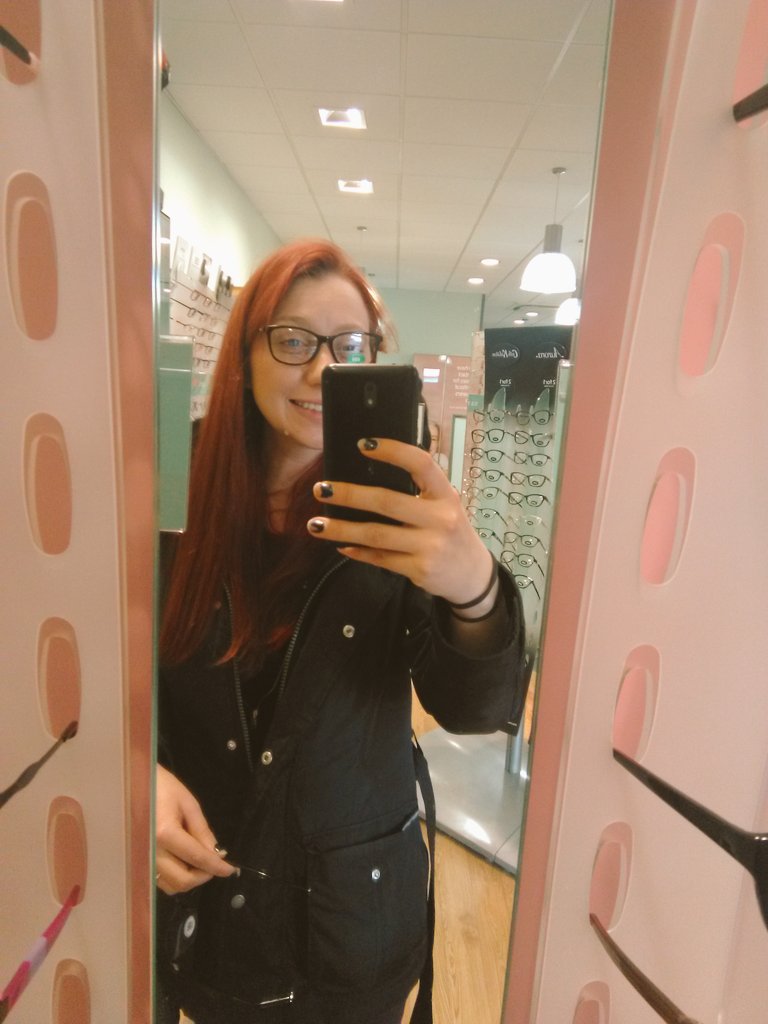 EmmaRuss1103's tweet photo. Big thank you to the amazing team @Specsavers for being awesome today (and extremely patient whilst I tried on every pair of glasses in the shop). #EyeHealthMatters #EveryTwoYears https://t.co/lOTkzu82Wr