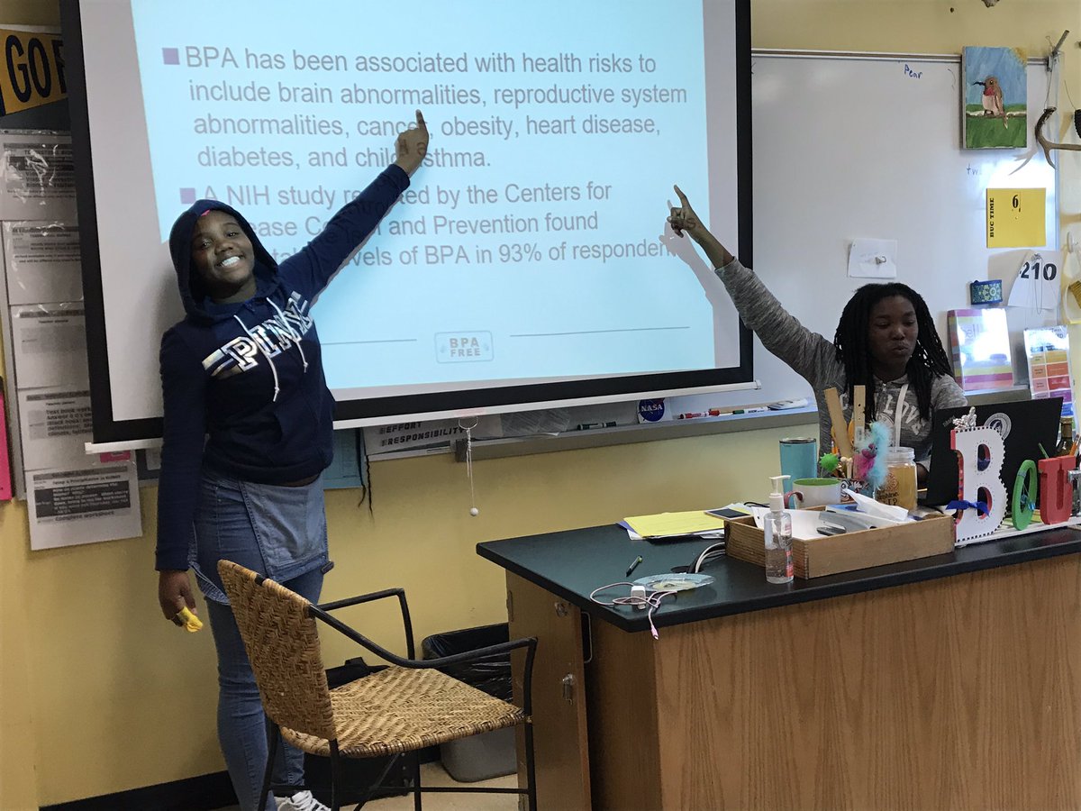 BoutwellLynn's tweet photo. Talking about BPA’s during Toxicology in Environmental science! #vcsscience #JeremyBlinn #BPND https://t.co/Cwxrkv4rcu