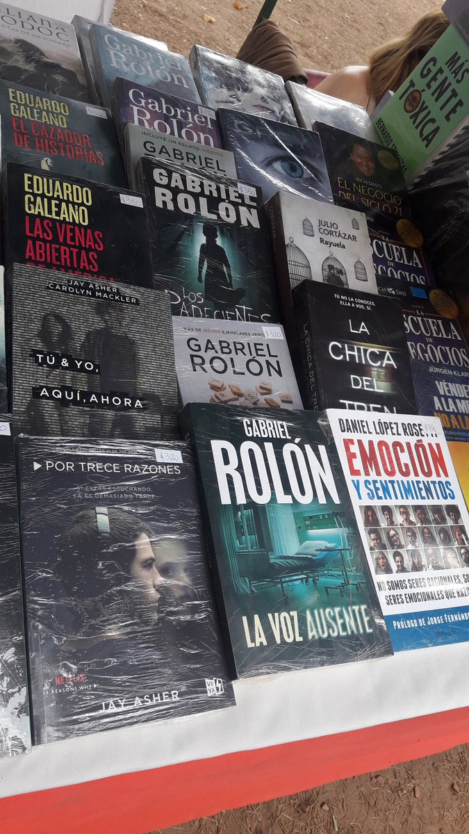 lujanllopez's tweet photo. Hoy por mi,mañana por ustedes
Estoy vendiendo libros originales, directo de la editorial a mitad de precio que cualquier libreria!
Si no les interesa me harian un gran favor difundiendo❤
Podemos arreglar puntos de encuentro (zona oeste)!
Gracias 📖❤ https://t.co/NOfxcshUbZ