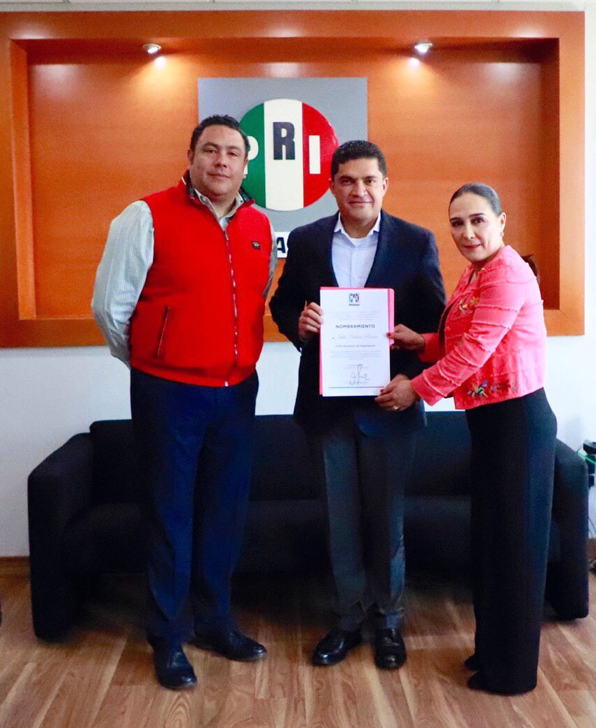 jmvalerapiedras's tweet photo. Somos un partido comprometido por el bienestar de las familias, en el PRI seguiremos trabajando para hacer de #Hidalgo un mejor estado.
Agradezco a mi dirigencia estatal y @Pineda_Godos, Presidente del @cdeprihidalgo, por el nombramiento como Secretario de Organización. https://t.co/SHjNIrRzpY