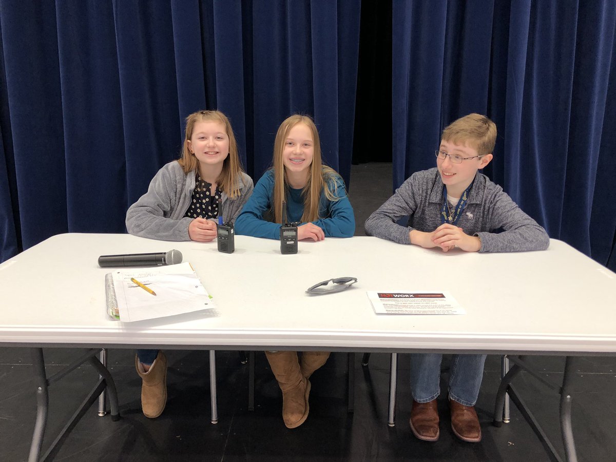 oakhillslions's tweet photo. Kids Run the School today! Our Admin team is top notch: Principal Dossey, AP Benet & AP Morgan. #LoveOurLions #AdminForTheDay @newtonohjh @giffwhitehead https://t.co/H4E5XHzbqF