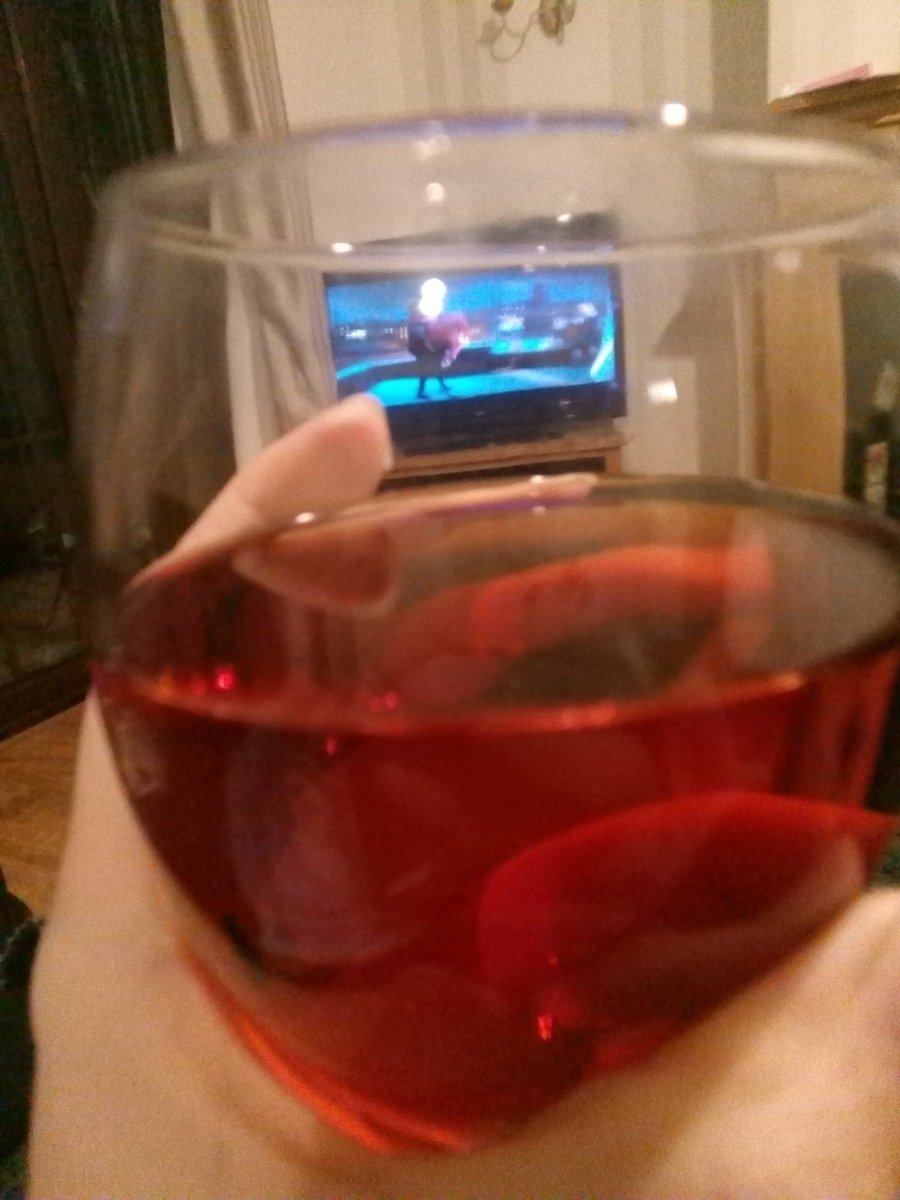 susanburnsHR's tweet photo. Celebrating passing my Reward Management CIPD module with a glass of wine and The Greatest Showman. Happy Friday everyone! #FridayFeeling #HR #CIPDstudent https://t.co/0VhZVzpHpR