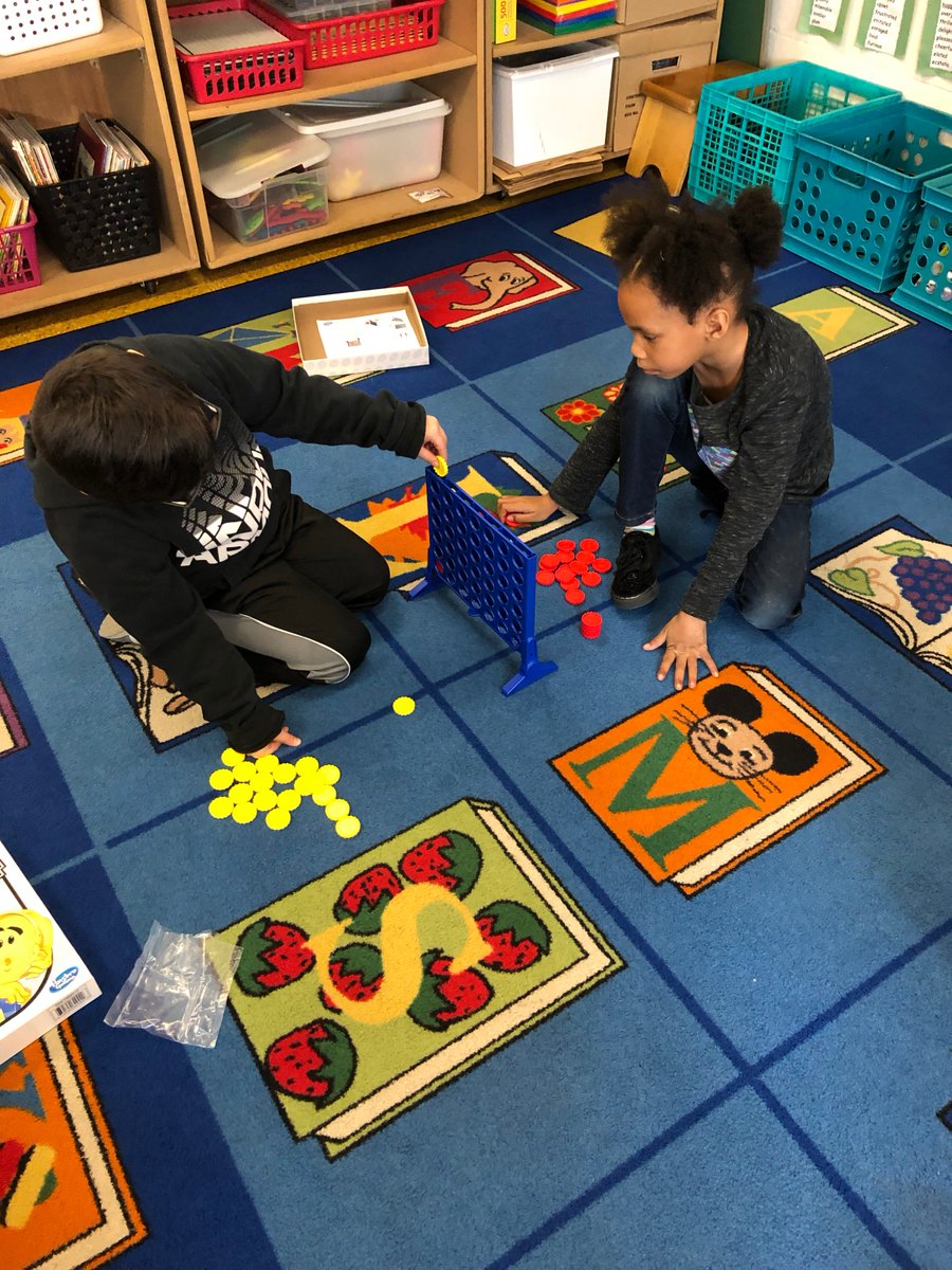 LauraCahill7's tweet photo. #SouthAveElem child-directed Kindergarten fun during our Day of Play. #GSDP2019 https://t.co/xAgqscg5uF