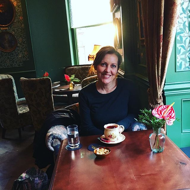 Lisa Graydon (@lisagraydonvo) on Twitter photo Audition venue was just too dangerously close to Mr Foggs.
End of day, so why resist?? 🤷♀️ 
#mrfoggs #mrfoggshouseofbotanicals Audition venue was just too dangerously close to Mr Foggs.
End of day, so why resist?? 🤷♀️ 
#mrfoggs #mrfoggshouseofbotanicals