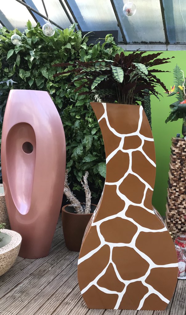 AndreaNolan1's tweet photo. @LesleyMcMillan1 @adriana72594970 How about a giraffe themed container? https://t.co/YCRtTcq130