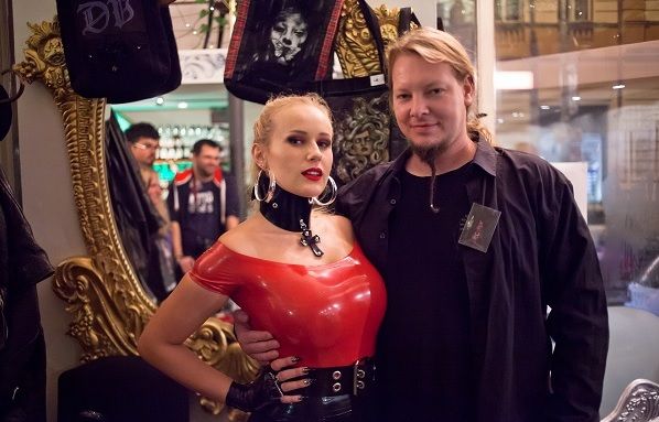 VR_Sassy tweet media