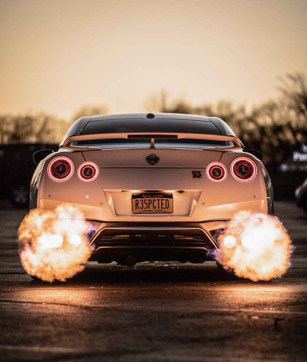 JustVehicles's tweet image. Stay back 😈