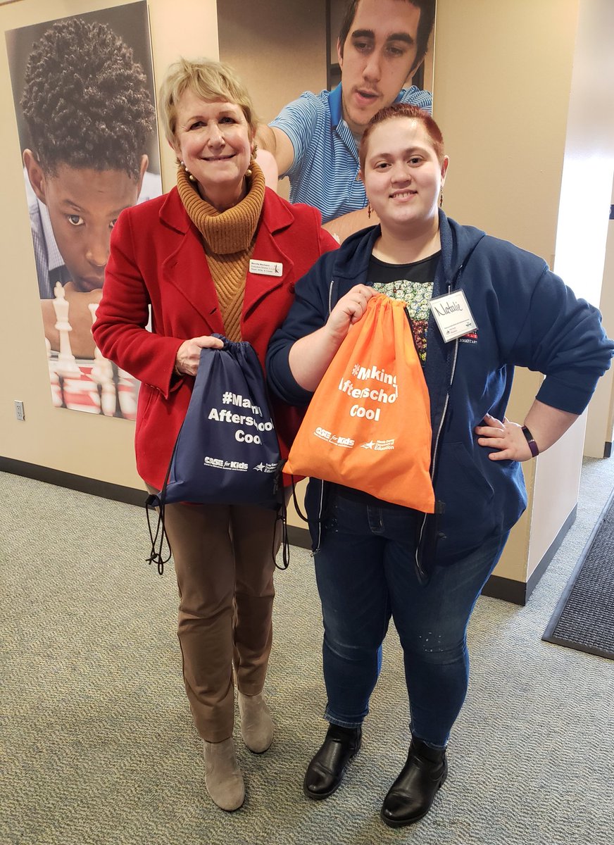 HCDE_CASE's tweet photo. Look at the smiles on these two winners! Thanks for being a part of the #WinterSymposium2019 interactive experience! #MakingAfterschoolCool https://t.co/IagDXIDLVI