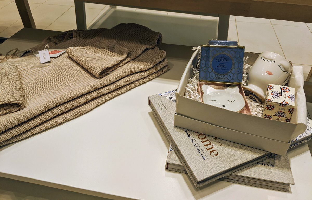 A cozy sweater and a cup of tea. <a href="/La_Bichette_/">Lauren</a> has summed up our weekend plans! #Cozy #BurlON