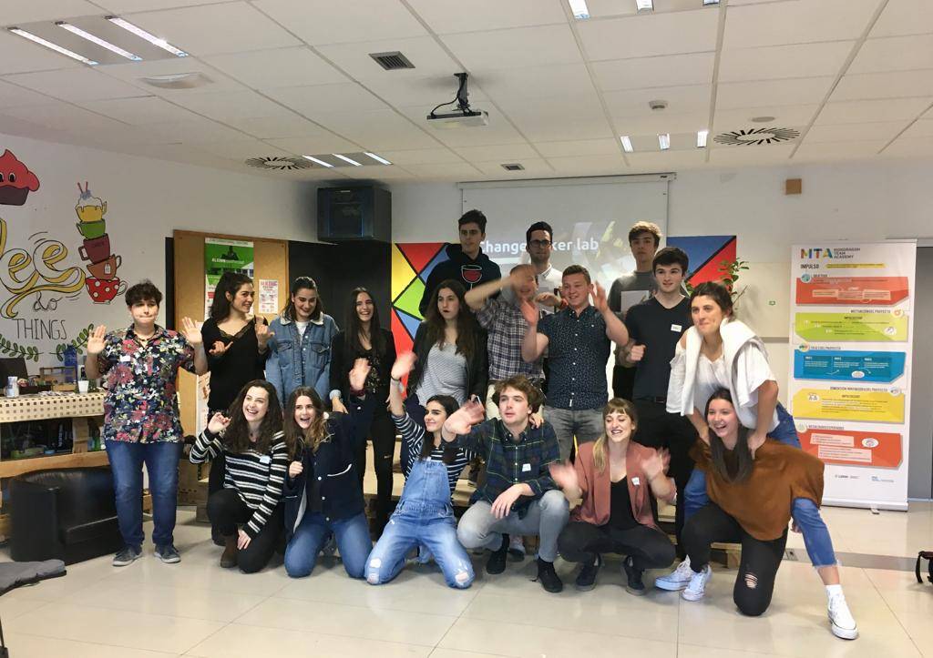 Enpresagintza's tweet photo. Primera edición ChangeMaker Lab. Proyecto desarrolllado para impulsar equipos multidisciplinares entre alumnos/as de Mondragon Unibertsitatea. Hoy hemos iniciado el proceso en MTA Oñati Lab. Aurrera!!! @MondragonTA @MUnibertsitatea https://t.co/BEtYkdeLNA